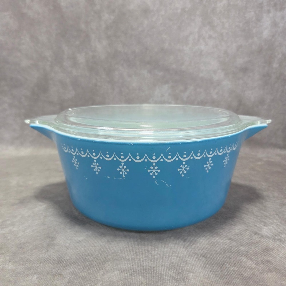 Vintage Pyrex Snowflake Garland 475-B 2.5 Qt Blue Casserole Dish with Lid